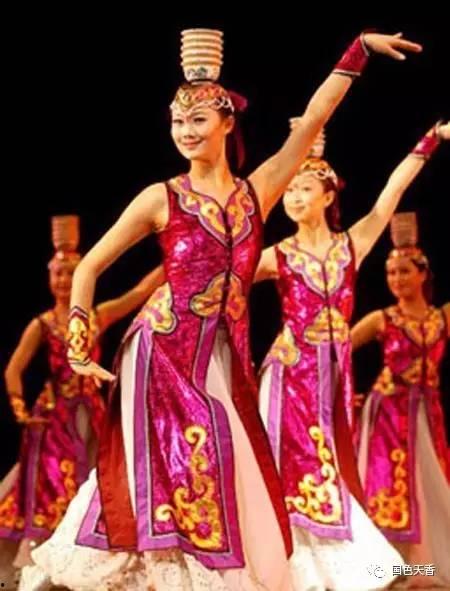 成人女性蒙古舞蹈视频,蒙古女性舞蹈的韵律与魅力